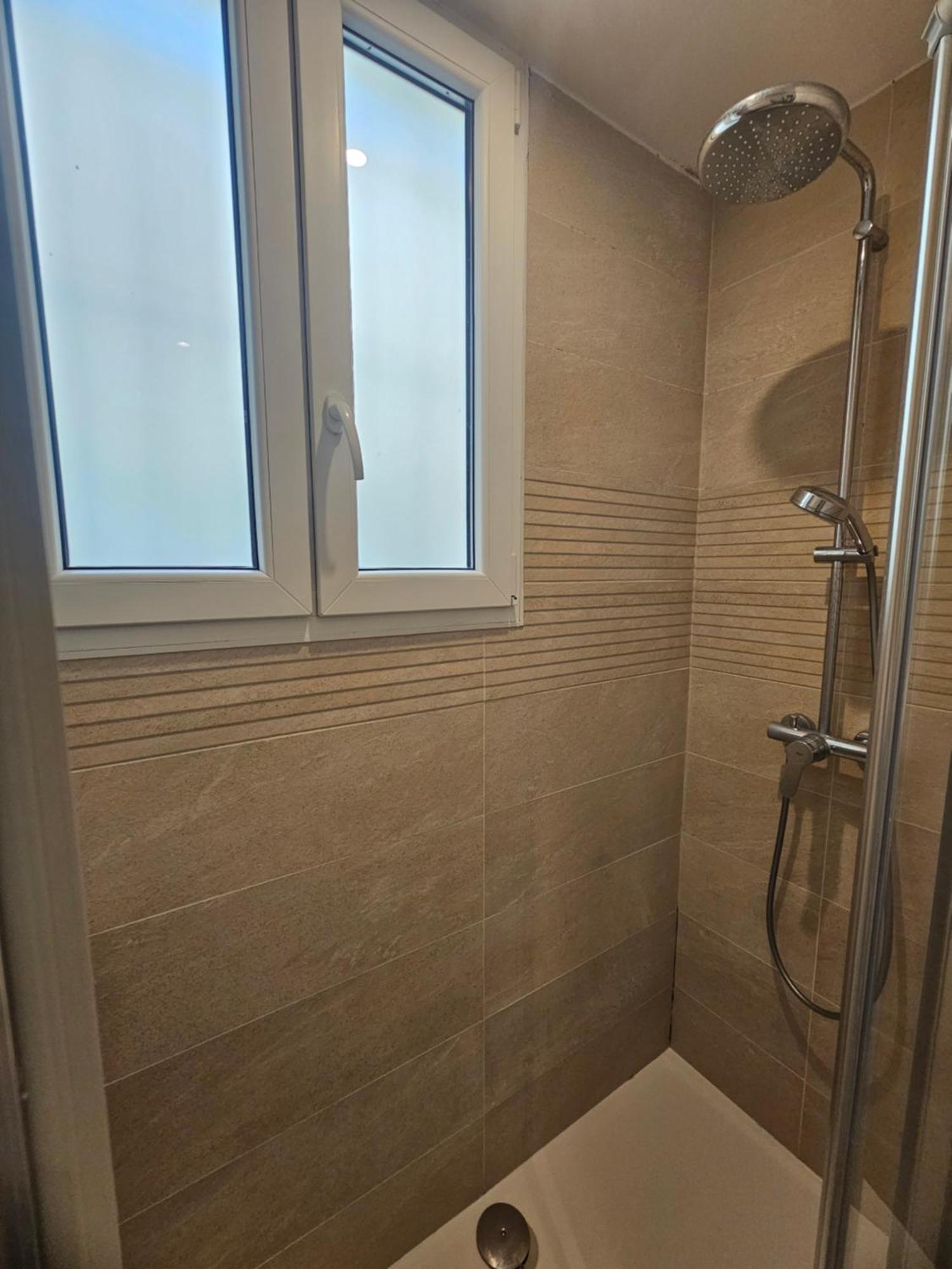 *Appartement Moderne/2 Minutes Du Metro* Saint-Ouen  Bagian luar foto