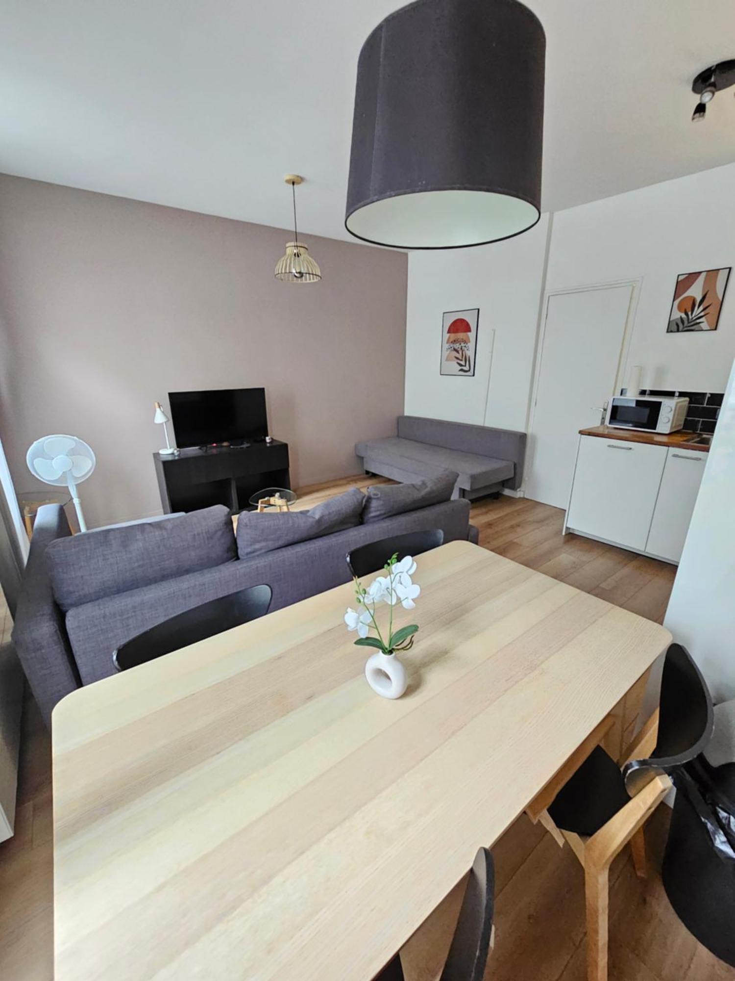 *Appartement Moderne/2 Minutes Du Metro* Saint-Ouen  Bagian luar foto