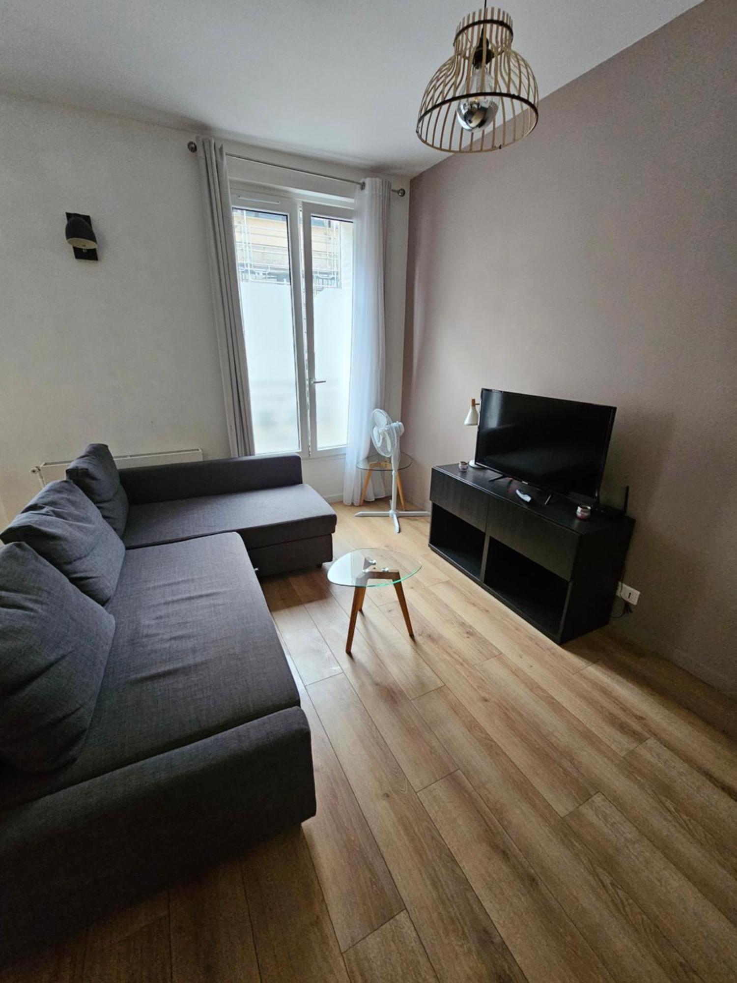*Appartement Moderne/2 Minutes Du Metro* Saint-Ouen  Bagian luar foto