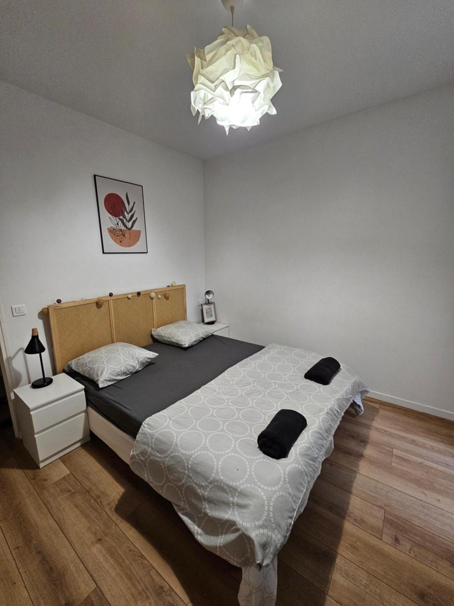 *Appartement Moderne/2 Minutes Du Metro* Saint-Ouen  Bagian luar foto